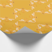 黄金忙しの黄色の裏地にミツバチを置く ラッピングペーパー (角)