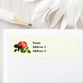 黄金色の中心を持つ赤いバラ ラベル (インサイチュ)