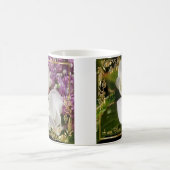 黄金色の繊細な白い縁ど花 コーヒーマグカップ (中央)