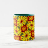黄金色の花のパターン ツートーンマグカップ (中央)