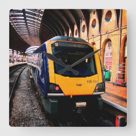 黄青の列車はヨーク駅 スクエア壁時計