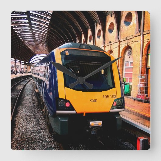 黄青の列車はヨーク駅 スクエア壁時計 (正面)