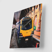 黄青の列車はヨーク駅 スクエア壁時計 (傾斜)