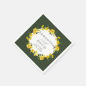 黄鮮やか緑結婚フローラパーソナライズされた スタンダードカクテルナプキン (角)