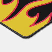 黄、赤、黒の炎パーソナライズされた デスクマット (コーナー)