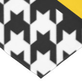 黄、黒、および白のヴィンテージ 市松模様に テーブルクロス (アングル)