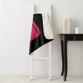 黒いおもしろいマンガ風のマゼンタ猫 シェルパブランケット (インサイチュ)