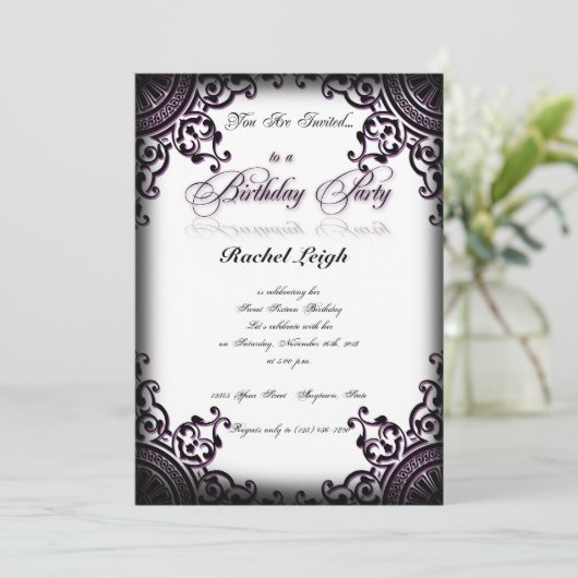 黒いおよび紫色のゴシック様式スクロール誕生日の招待状 招待状 (スタンド正面)