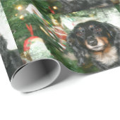 黒いおよび黄褐色のダックスフントのクリスマス ラッピングペーパー (ロールコーナー)