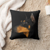 黒いおよび黄褐色の(犬)ドーベルマン・ピンシェルの枕 クッション (ブランケット)