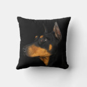 黒いおよび黄褐色の(犬)ドーベルマン・ピンシェルの枕 クッション (裏面)