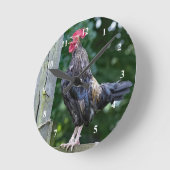 黒いかわいらし鶏の鳴く写真 ラウンド壁時計 (傾斜)