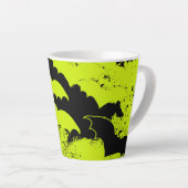 黒いこうもりが黄色のフライト カフェラテマグ (右アングル)