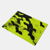 黒いこうもりが黄色のフライト ドアマット (アングル)