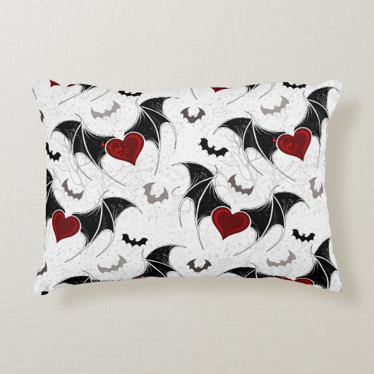 黒いこうもり翼を持つハロウィーンハート アクセントクッション (正面)