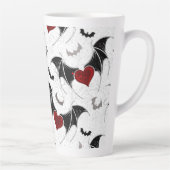 黒いこうもり翼を持つハロウィーンハート カフェラテマグ (右)