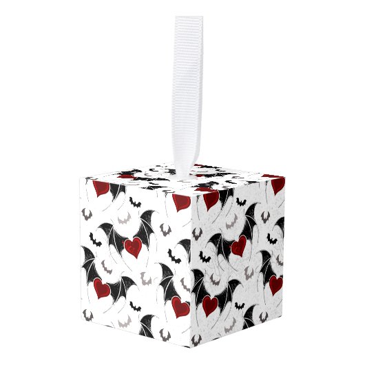 黒いこうもり翼を持つハロウィーンハート キューブオーナメント (正面アングル)