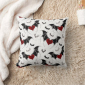 黒いこうもり翼を持つハロウィーンハート クッション (ブランケット)