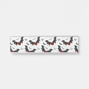 黒いこうもり翼を持つハロウィーンハート サインプレート