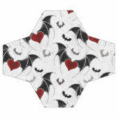 黒いこうもり翼を持つハロウィーンハート サッカーボール (フラット)