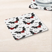 黒いこうもり翼を持つハロウィーンハート スクエアペーパーコースター (アングル)