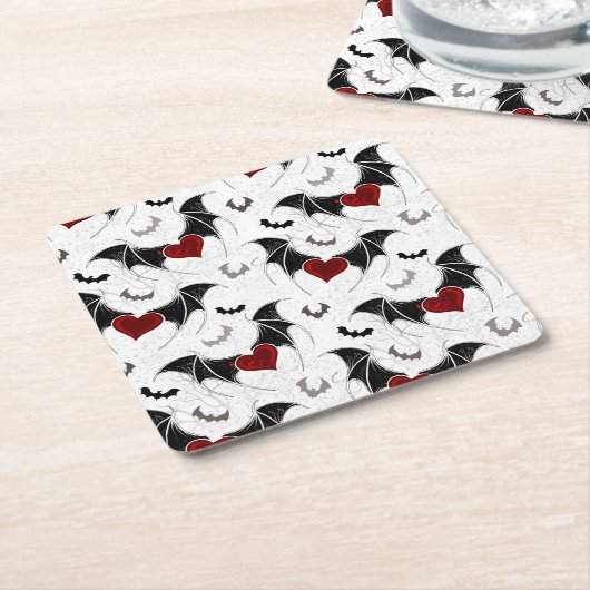 黒いこうもり翼を持つハロウィーンハート スクエアペーパーコースター (アングル)
