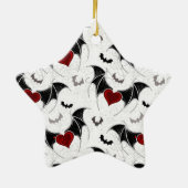 黒いこうもり翼を持つハロウィーンハート セラミックオーナメント (裏面)