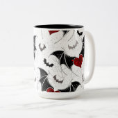 黒いこうもり翼を持つハロウィーンハート ツートーンマグカップ (正面右)