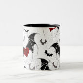 黒いこうもり翼を持つハロウィーンハート ツートーンマグカップ (中央)