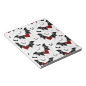 黒いこうもり翼を持つハロウィーンハート ノートパッド (アングル)