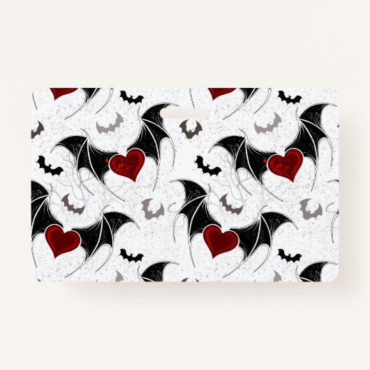 黒いこうもり翼を持つハロウィーンハート バッジ (正面)