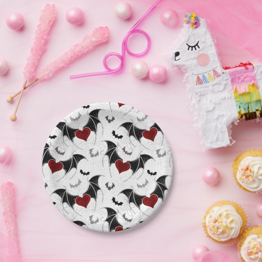 黒いこうもり翼を持つハロウィーンハート ペーパープレート (パーティー)