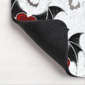 黒いこうもり翼を持つハロウィーンハート マウスパッド (コーナー)