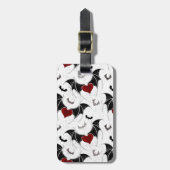 黒いこうもり翼を持つハロウィーンハート ラゲッジタグ (正面縦)