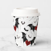 黒いこうもり翼を持つハロウィーンハート 紙コップ (裏面)