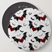 黒いこうもり翼を持つハロウィーンハート 缶バッジ (正面&裏面)