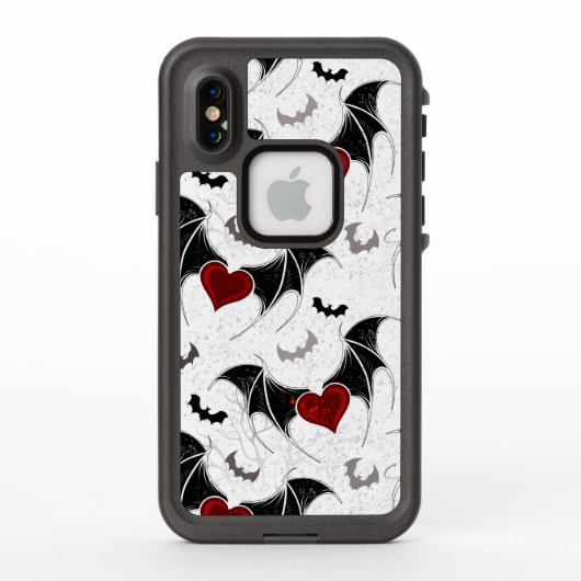 黒いこうもり翼を持つハロウィーンハート LifeProof iPhoneケース (裏面)