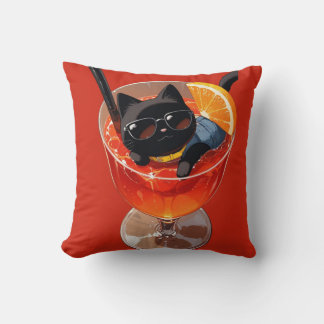黒いアニメの猫がジュースのコップに入ったデザイン クッション