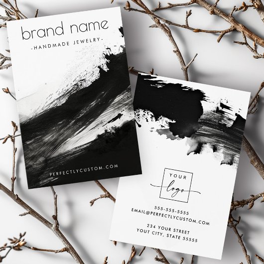 黒いインクのブラシストロモダンックのイヤリングディスプレイカード