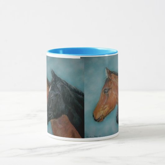 黒いウマ科の絵を描フォールの栗色の茶色いフォール マグカップ (中央)