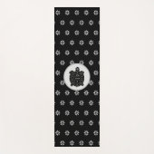 黒いエレガント亀と白い花と黒 ヨガマット (正面)