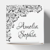 黒いエレガント渦巻き形と花キンチェニェラ フェイバーボックス (上部)