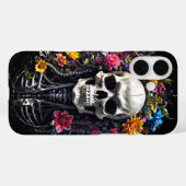 黒いカバーの花柄ドクロ Case-Mate iPhoneケース (裏面 (横))