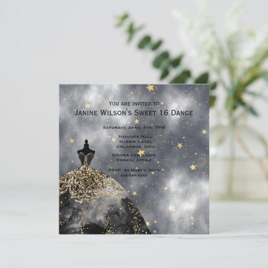 黒いガウンの金ゴールドの黒Sweet16の誕生日 招待状 (スタンド正面)