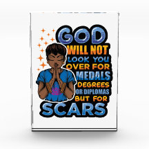 黒いクリスチャン女性メラニン祈クイーンへ