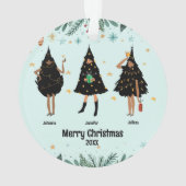 黒いクリスマスツリーに身を包んだ黒人女性パーティー オーナメント (裏面)