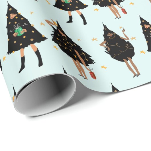 黒いクリスマスツリーに身を包んだ黒人女性パーティー ラッピングペーパー (ロールコーナー)