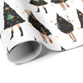 黒いクリスマスツリーに身を包んだ黒人女性パーティー ラッピングペーパー (ロールコーナー)