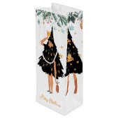 黒いクリスマスツリーに身を包んだ黒人女性パーティー ワインギフトバッグ (裏面アングル)