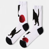 黒いシルエットの子猫と赤い毛糸のボール ソックス (左)